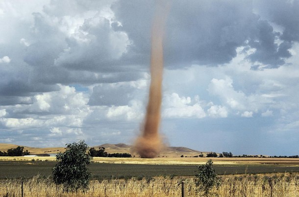 Dust devil